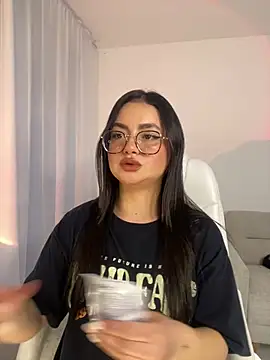 montmariana online show from February 2025 11:33:01 PM