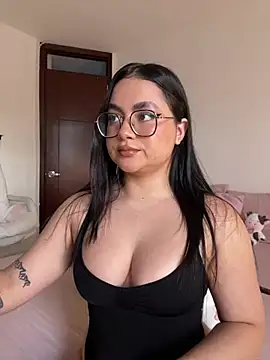 montmariana online show from July 2026 11:05:02 PM
