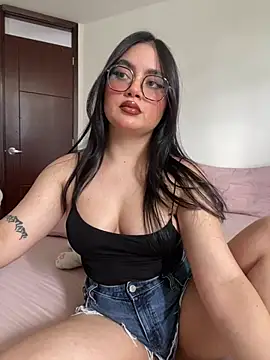 montmariana online show from June 2026 05:07:02 PM