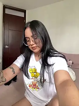 montmariana online show from July 2026 04:39:02 PM
