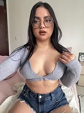 montmariana online show from July 2026 05:47:01 PM