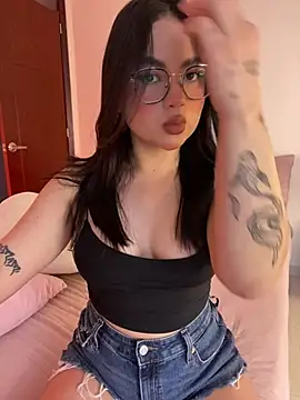 montmariana online show from February 2026 11:42:02 AM