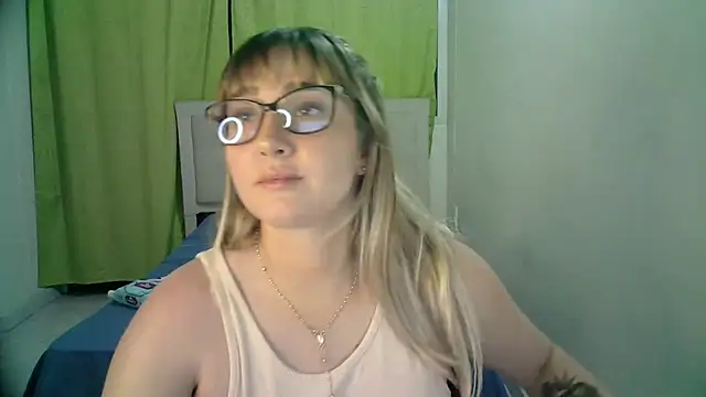 Snapshot of katy_pp chatting on October 2025 11:35:02 PM katy pp online show from October 2025 11:35:02 PM