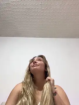 Snapshot of katy_pp chatting on November 2025 04:17:01 AM katy pp online show from November 2025 04:17:01 AM