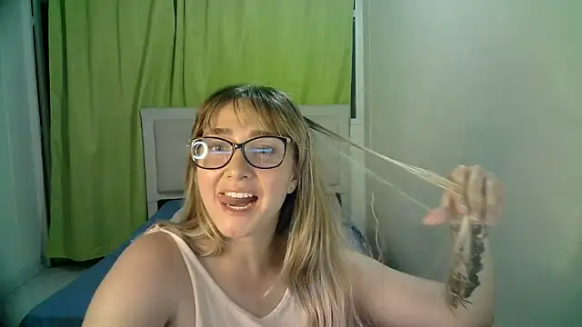 Snapshot of katy_pp chatting on October 2025 01:24:01 AM katy pp online show from October 2025 01:24:01 AM