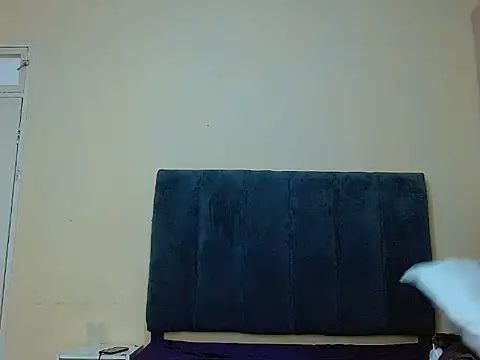 curvycloe1 online show from October 2025 06:36:02 AM