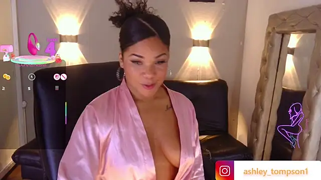 ashley Tompson1 online show from March 2025 07:25:01 PM