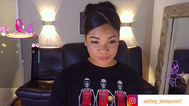 ashley Tompson1 online show from March 2025 03:39:01 PM