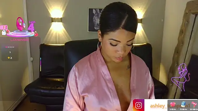 ashley Tompson1 online show from March 2025 06:51:01 PM