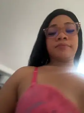 ashley Tompson1 online show from November 2025 01:00:02 PM