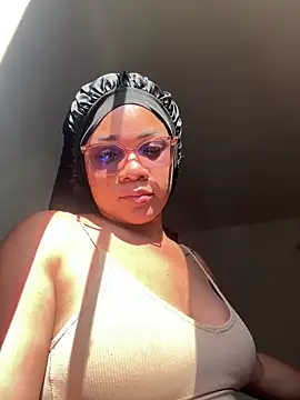 ashley Tompson1 online show from December 2025 02:56:01 PM