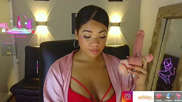 ashley Tompson1 online show from March 2025 03:46:02 PM