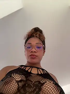 ashley Tompson1 online show from April 2026 01:36:02 PM