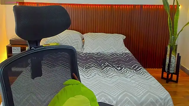 KatherineBond online show from November 2025 08:46:02 PM