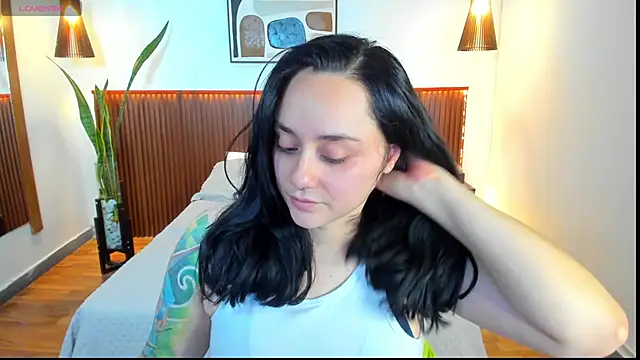 Snapshot of KatherineBond chatting on September 2025 08:37:01 PM KatherineBond online show from September 2025 08:37:01 PM