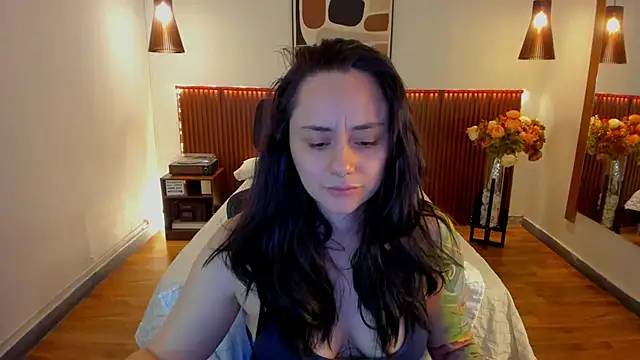 Snapshot of KatherineBond chatting on May 2026 07:09:01 PM KatherineBond online show from May 2026 07:09:01 PM