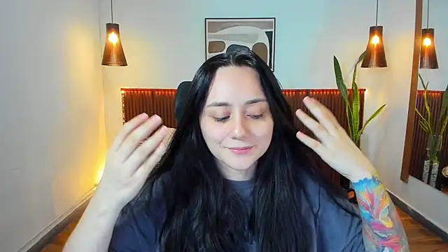 KatherineBond online show from November 2025 07:03:01 PM