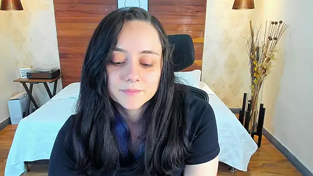 Snapshot of KatherineBond chatting on March 2025 07:46:01 PM KatherineBond online show from March 2025 07:46:01 PM