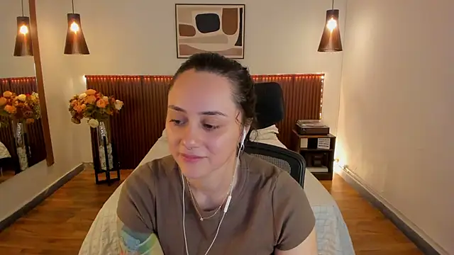 Snapshot of KatherineBond chatting on June 2026 05:11:02 PM KatherineBond online show from June 2026 05:11:02 PM
