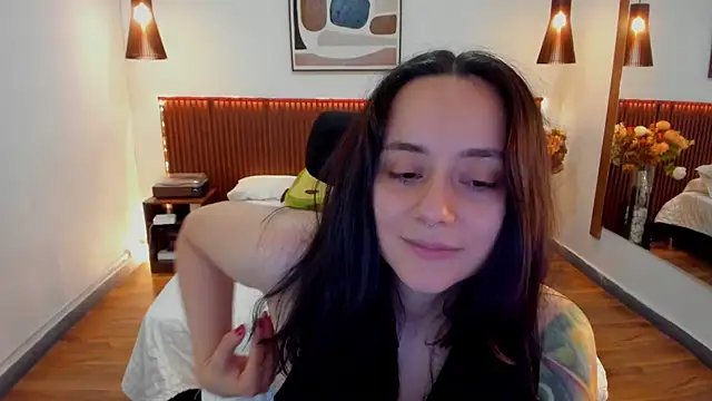 Snapshot of KatherineBond chatting on June 2026 06:51:01 PM KatherineBond online show from June 2026 06:51:01 PM