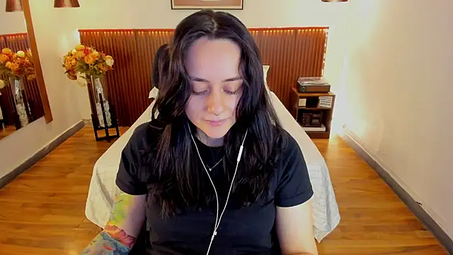 KatherineBond online show from June 2026 04:35:02 PM