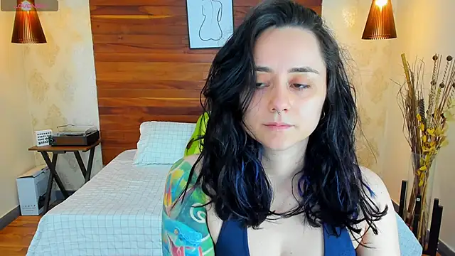 Snapshot of KatherineBond chatting on February 2025 05:39:02 PM KatherineBond online show from February 2025 05:39:02 PM
