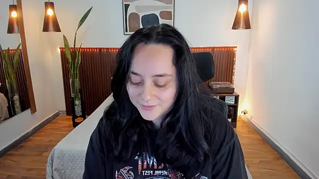Snapshot of KatherineBond chatting on October 2025 08:10:01 PM KatherineBond online show from October 2025 08:10:01 PM