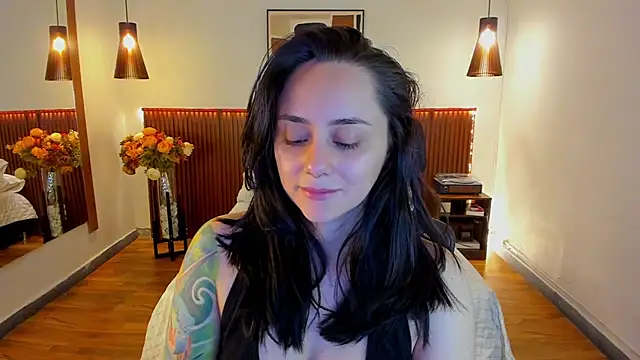 Snapshot of KatherineBond chatting on June 2026 06:41:02 PM KatherineBond online show from June 2026 06:41:02 PM