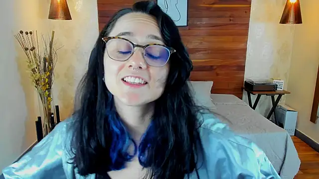 Snapshot of KatherineBond chatting on March 2025 11:58:01 PM KatherineBond online show from March 2025 11:58:01 PM