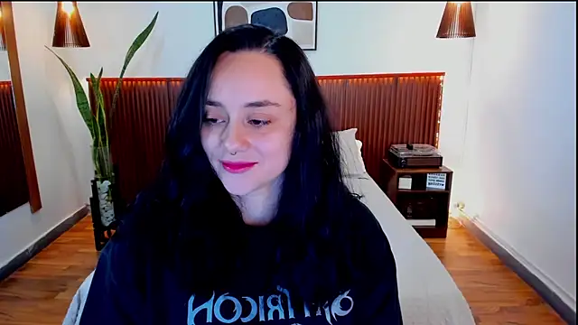 Snapshot of KatherineBond chatting on September 2025 07:31:01 PM KatherineBond online show from September 2025 07:31:01 PM