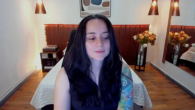 Snapshot of KatherineBond chatting on June 2026 07:25:02 PM KatherineBond online show from June 2026 07:25:02 PM