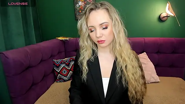 EvaMoran online show from September 2025 01:55:02 AM