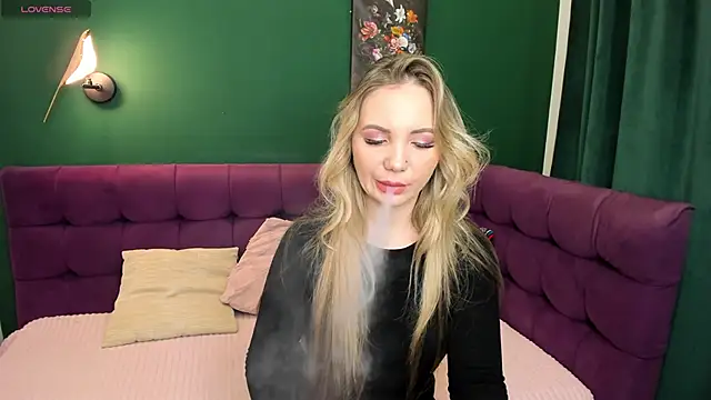 EvaMoran online show from November 2025 01:54:01 AM