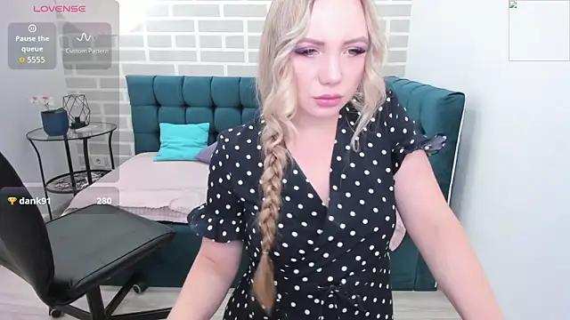 Snapshot of EvaMoran chatting on June 2026 02:01:01 AM EvaMoran online show from June 2026 02:01:01 AM