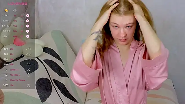 Snapshot of TrissMerigold9 chatting on October 2025 09:18:02 AM TrissMerigold9 online show from October 2025 09:18:02 AM