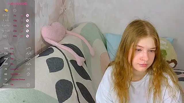 Snapshot of TrissMerigold9 chatting on December 2025 08:38:01 AM TrissMerigold9 online show from December 2025 08:38:01 AM