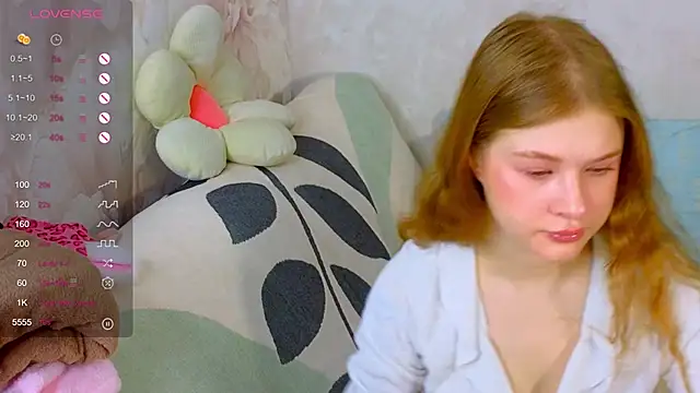 Snapshot of TrissMerigold9 chatting on October 2025 09:28:02 AM TrissMerigold9 online show from October 2025 09:28:02 AM