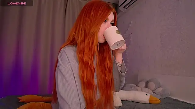 Snapshot of Evaa_Moonn_ chatting on December 2024 10:41:01 AM Evaa Moonn  online show from December 2024 10:41:01 AM