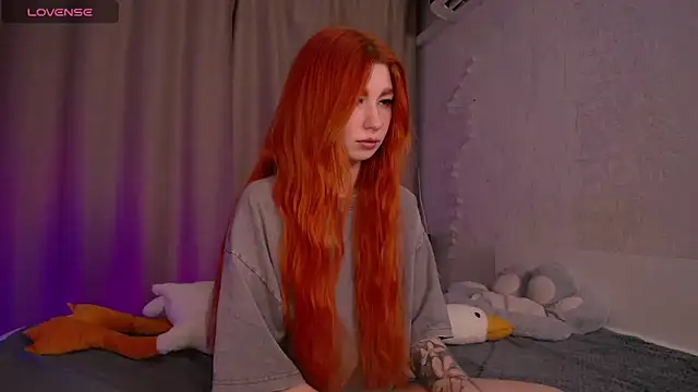 Snapshot of Evaa_Moonn_ chatting on December 2024 02:05:02 PM Evaa Moonn  online show from December 2024 02:05:02 PM