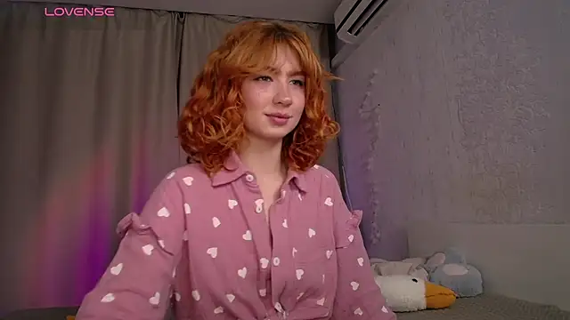 Snapshot of Evaa_Moonn_ chatting on October 2025 01:02:02 AM Evaa Moonn  online show from October 2025 01:02:02 AM