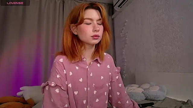 Snapshot of Evaa_Moonn_ chatting on September 2025 11:27:02 PM Evaa Moonn  online show from September 2025 11:27:02 PM