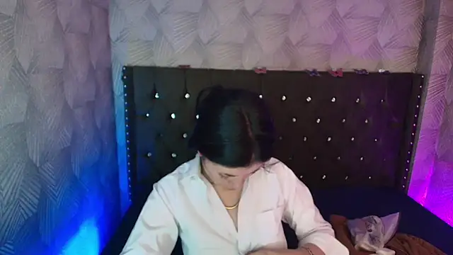 AnnaliOlsenX online show from May 2026 05:34:02 PM