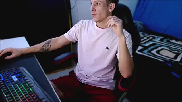 deividcloud36 online show from February 2026 06:41:01 PM