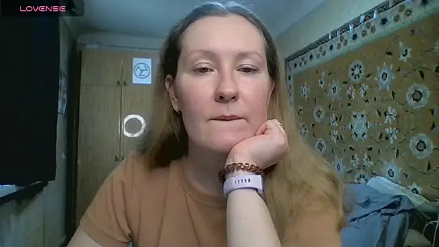 AnnaXLovers online show from May 2026 11:18:01 AM