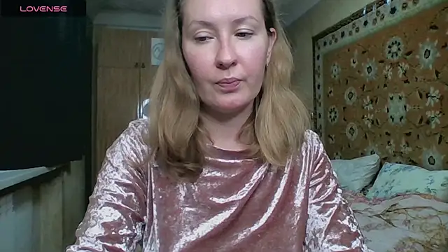 AnnaXLovers online show from October 2025 11:00:01 AM