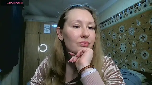 AnnaXLovers online show from May 2026 02:43:02 PM