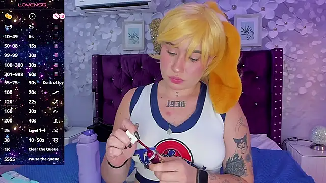 Snapshot of Danee_19_ chatting on February 2025 03:08:01 PM Danee 19 online show from February 2025 03:08:01 PM