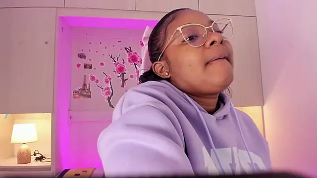 tamaraa smiith online show from November 2025 08:09:01 PM