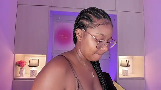 tamaraa smiith online show from October 2025 01:02:01 PM