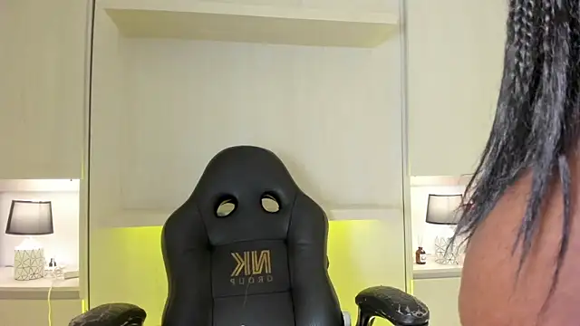 tamaraa smiith online show from January 2026 07:41:02 PM